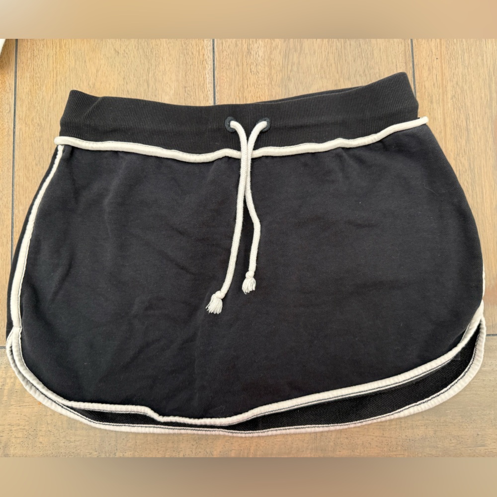 URBAN OUTFITTERS OUT FROM UNDER MINI SKORT